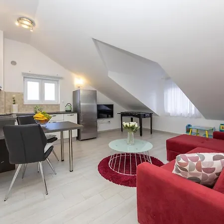 וילה Home-villa Bile, 50m From The Sea, Pool