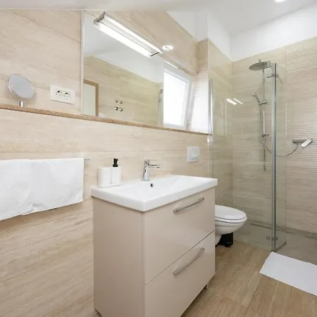 Home-villa Bile, 50m From The Sea, Pool וילה Kaštela