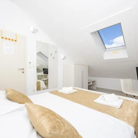 וילה Home-villa Bile, 50m From The Sea, Pool